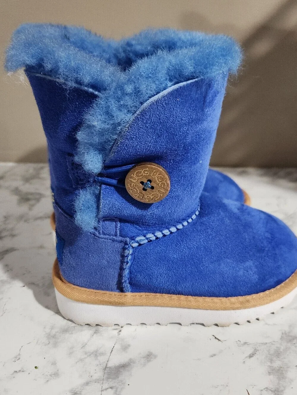 Ugg Australia Toddlers Bailey button Boots blue size 7